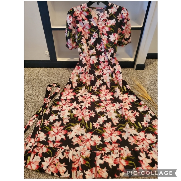 Maxi Dress with Detachable Belt - Picture 2 of 2